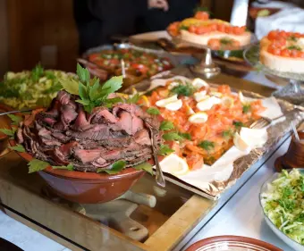 Catering’de Yerel Malzemelerin Önemi: Doğal ve Lezzetli Sunumlar