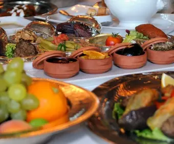 Tabldot Yemeklerinin Günlük Hayatta Sağladığı Pratik Avantajlar